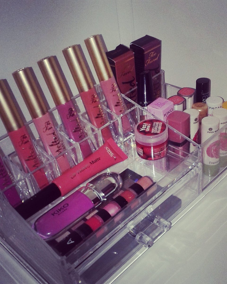 Elisamakeup3's tweet image. Like #loreal #katvond #cartier #swarovski #mac #marcjacobs #kimkardashian #hudabeauty #nikkietutorial#sephora #toofaced #becca #benefit