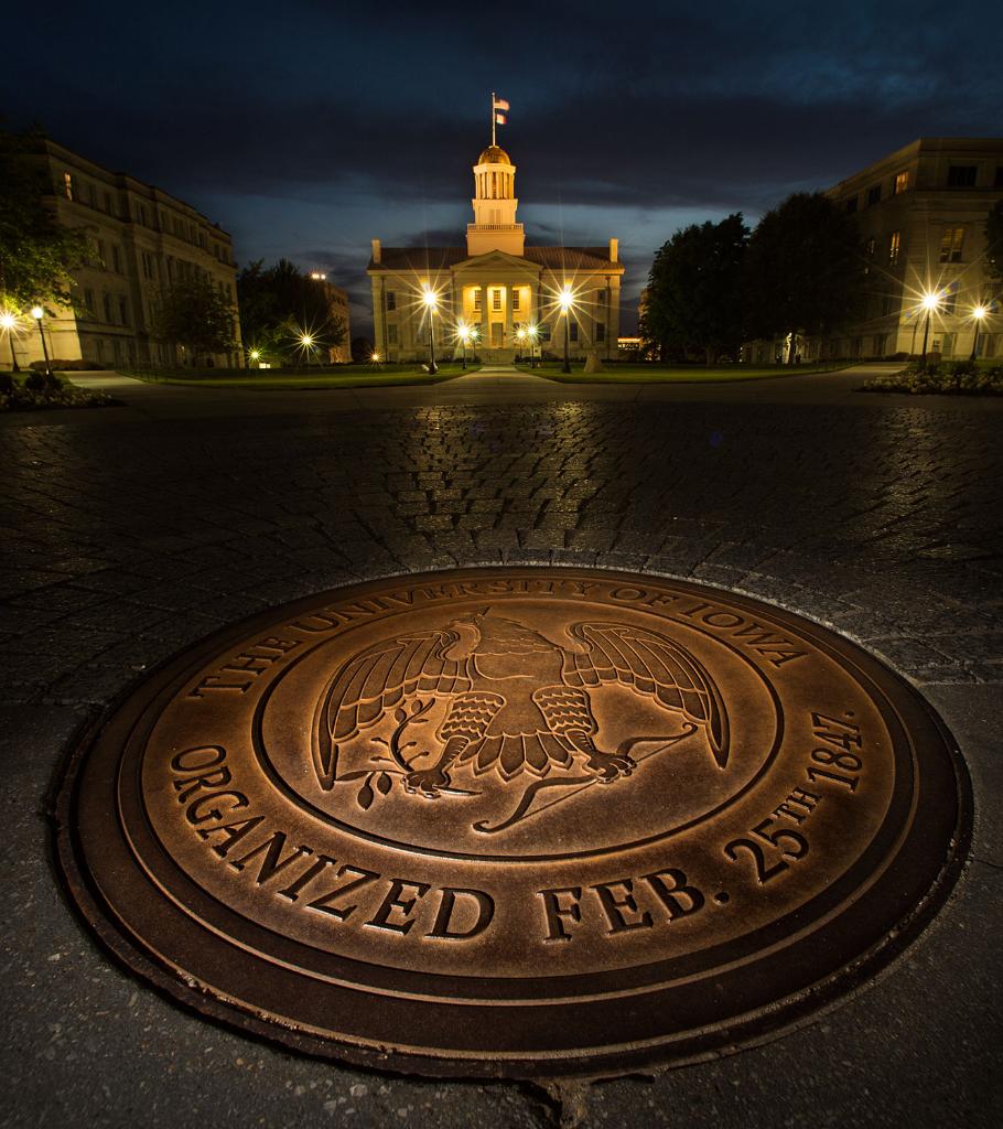 uiowa's tweet photo. Who knew a 1,900 acre campus could look this beautiful? #uiowa 💛⚫️💛 https://t.co/IsFErBV2JI