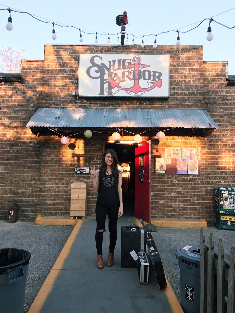 Playin' at <a href="/SnugRock/">Snug Harbor</a> at 10pm. Come on out. ✌🏼#charlotte #cltmusic #goodbonesnc