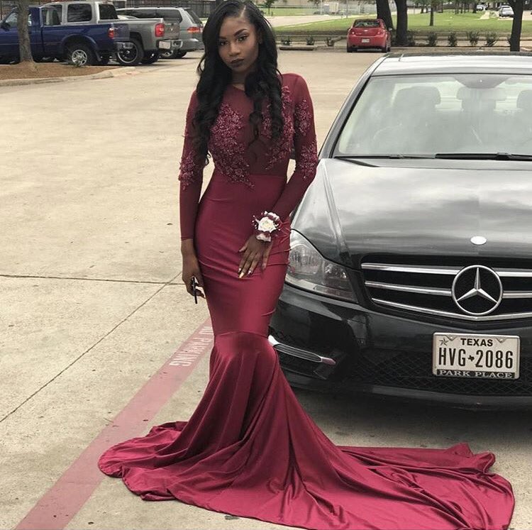 chaantelx's tweet photo. Yess hunny 😍😍😍😍 and she only a junior #skylineprom https://t.co/1iThDKvra7