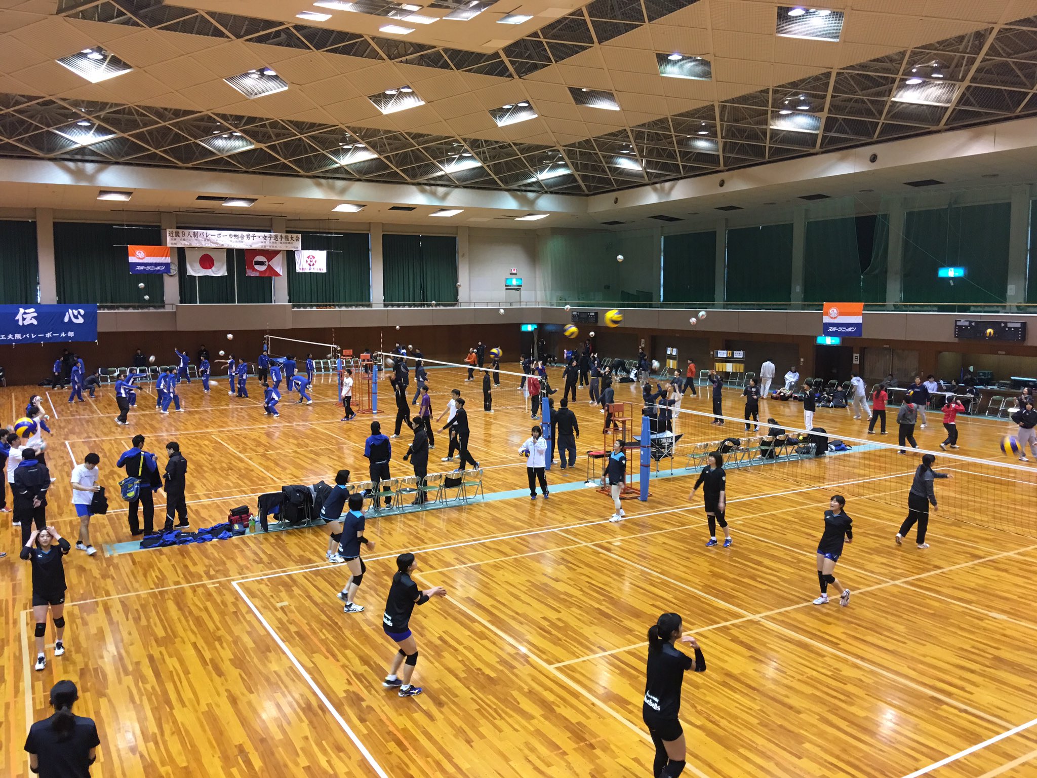 バファロー Pa Twitter 一枚目桜井市芝運動公園総合体育館 二枚目桜井市民体育館 なう 近畿9人制バレーボール総合女子選手権大会2日目にきてみました ２つの体育館が隣接している2ヶ所で本日は行われています 最初は桜井市民体育館で富士通テンとパナソニックes大阪