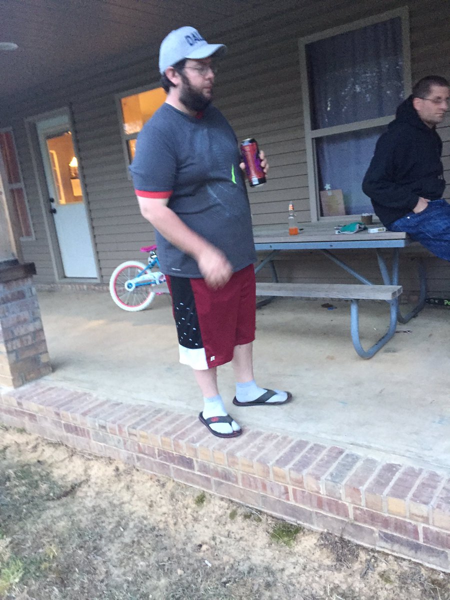 NOTtharealbean's tweet photo. My bro @THArealBEAN killing the socks n flops game tonight #hideyakids #hideyawife betta #hideyahusbandtoo https://t.co/3NN6mUMvav