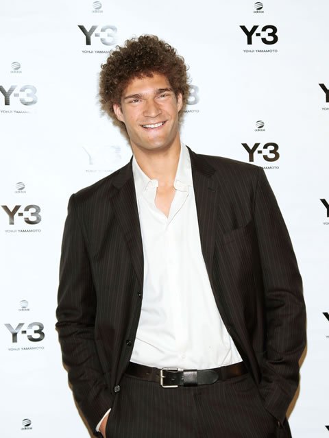 Happy Birthday Brook Lopez 