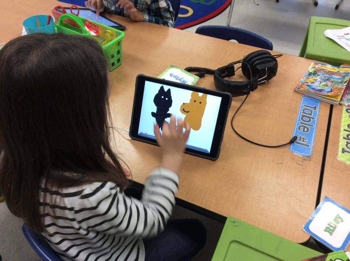 techsavyclass's tweet photo. Students take control of creativity w/iPads.iTrailer pic #ristaking #reflect #transformCCSD @2TechCoaches  @MrsJessicaLucas @techinteaching https://t.co/2QPOzs75CI