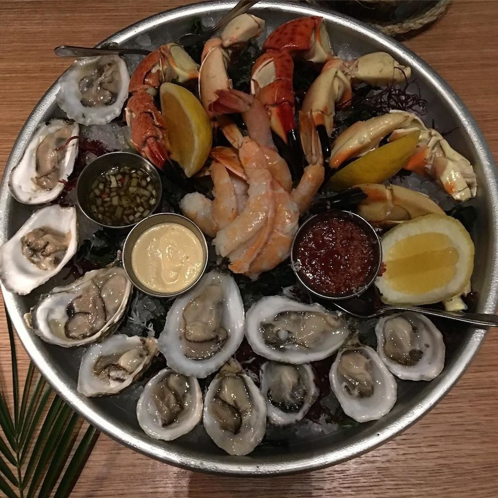 savortonight's tweet photo. Awe, foodie heaven .. #shellfish tower with #oysters , #stonecrab & shrimp ... #iminlove #zipkick #myfab5 #redisco… https://t.co/oZl6QAN57R https://t.co/X3XlxytZoj