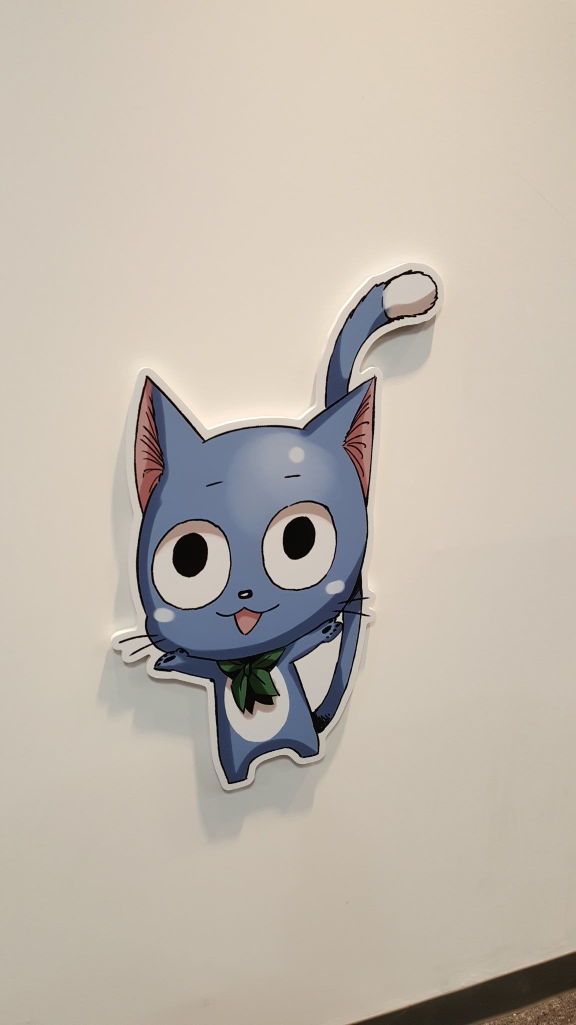 توییتر Chyf5tp در توییتر 真島ヒロ先生の原画展 会場の松屋銀座へ到着です ハッピーがお出迎え 入り口壁面には先生直筆の イラストサイン あれ プルーこと しゃぶ太郎こと ニコラがいない フェアリーテイル 真島ヒロ 松屋銀座 Rave T Co