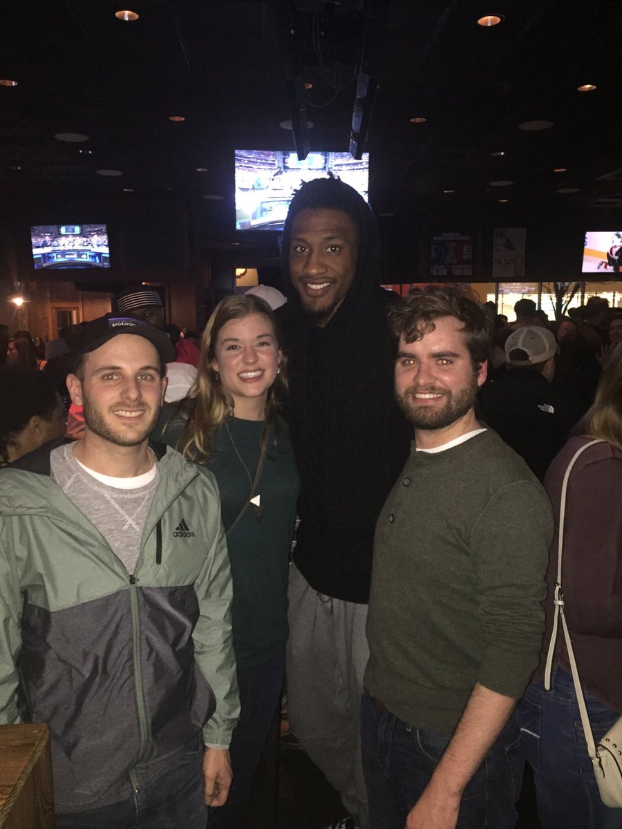 Juliapotato's tweet photo. Super excited to meet the best player on the Sixers tonight Rock Covington @Holla_At_Rob33 https://t.co/hNMzAPFnIq