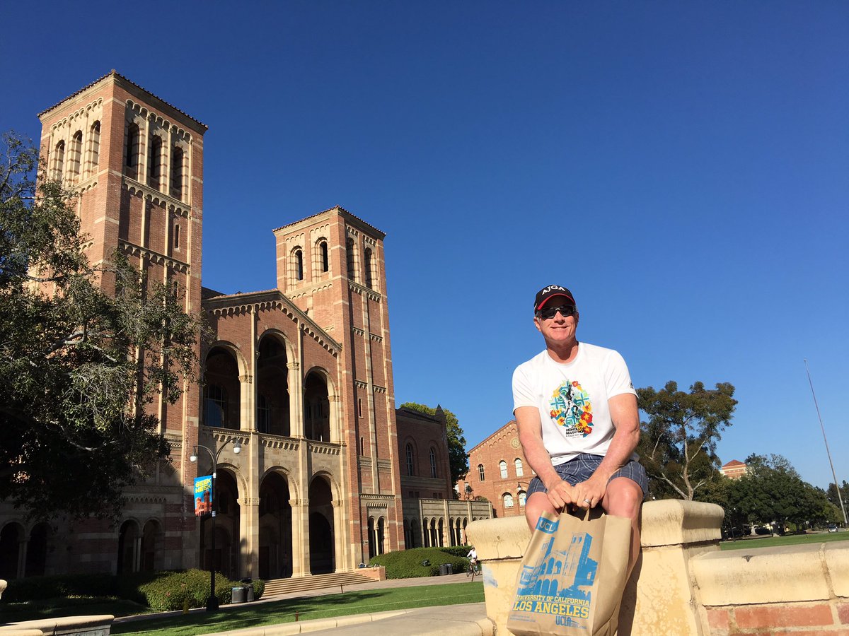 ChrisGlossner's tweet photo. Had a blast touring the UCLA campus with @NapuaGolf &amp; her sister as we finally get to see a college campus. #bigcampus #verycool #socal https://t.co/KsVHb9s38c