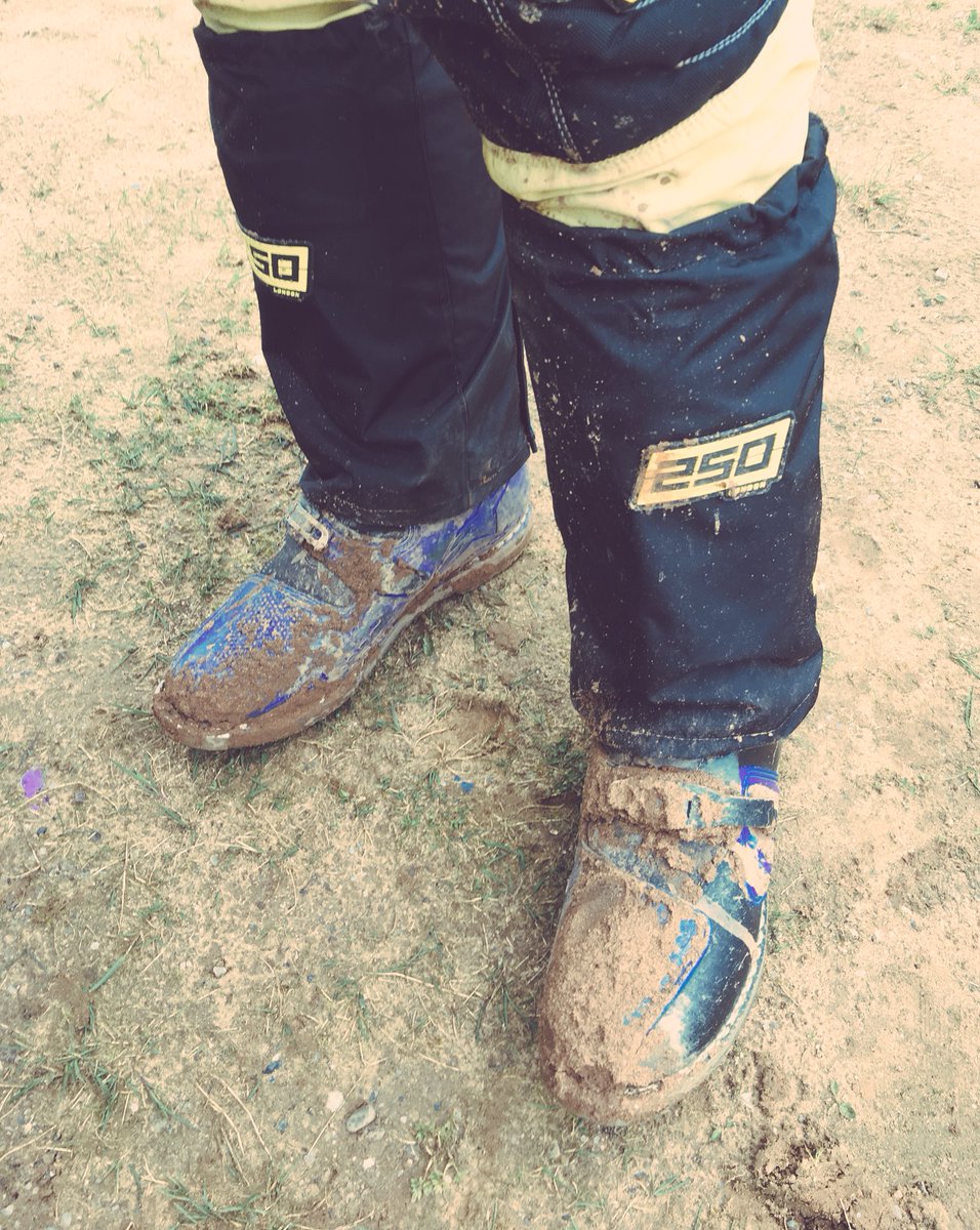 chrisczora's tweet photo. Thanks to @250LONDON, bit of 80s style and keeping sand off my new boots! https://t.co/PDiq90Ms30