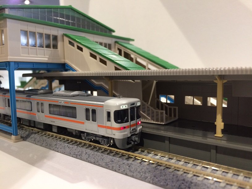 対向式ホームにも似合うんだよ！】 橋上駅舎(品番23-200)は対向式