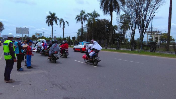 #BeritaBjb Jalan A Yani Padat, Jalan Trikora Masih Lengang dlvr.it/NnDPzS #Banjarbaru