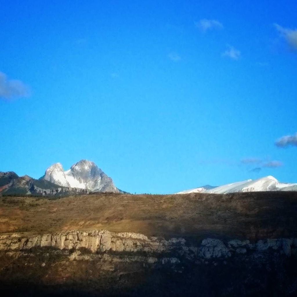 els corredors de la @sobrepunytrail 30k ja han passat, ara toca esperar (tot contemplant les vistes a que passin els de la 21k, i 12k
Aquí …