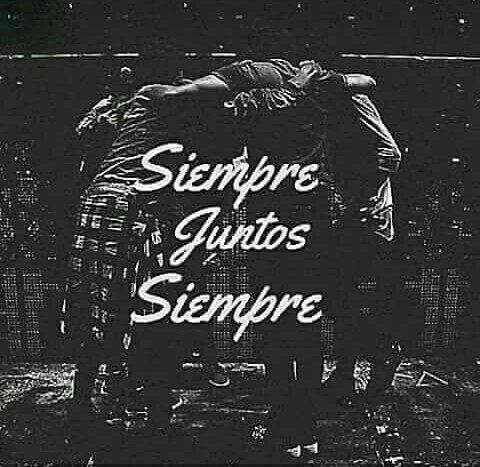 samii_solis's tweet photo. @CD9
#4AñosDeCD9😻👦
#CoderPawer👾
¡Felicidades!... 🎂🍺🍷
Chicos Hermosos 🌸🍃👦👽
Vamos por otros 100 añitos más 👴😹😻👽😏 https://t.co/vas3Byfsjp