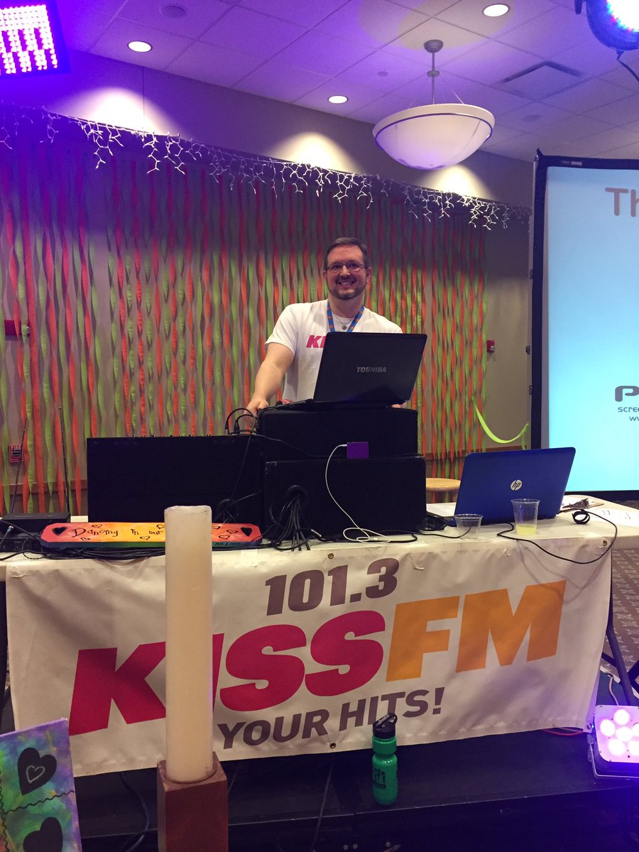 SAU_DM's tweet photo. This past hour has been sponsored by @1013KissFM &amp; @powergrafx! Thank you for sponsoring SAUDM! #SAUDM5 #FTK #CMN https://t.co/QgAHrDwB5B