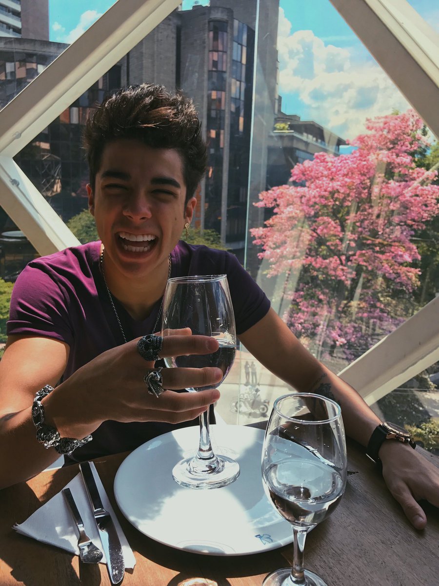 JackandQueen_'s tweet photo. ¿Cuantas mamis hermosas quisieran tener una cita con mi papi? 😍❤️ https://t.co/ejABUh9Juy