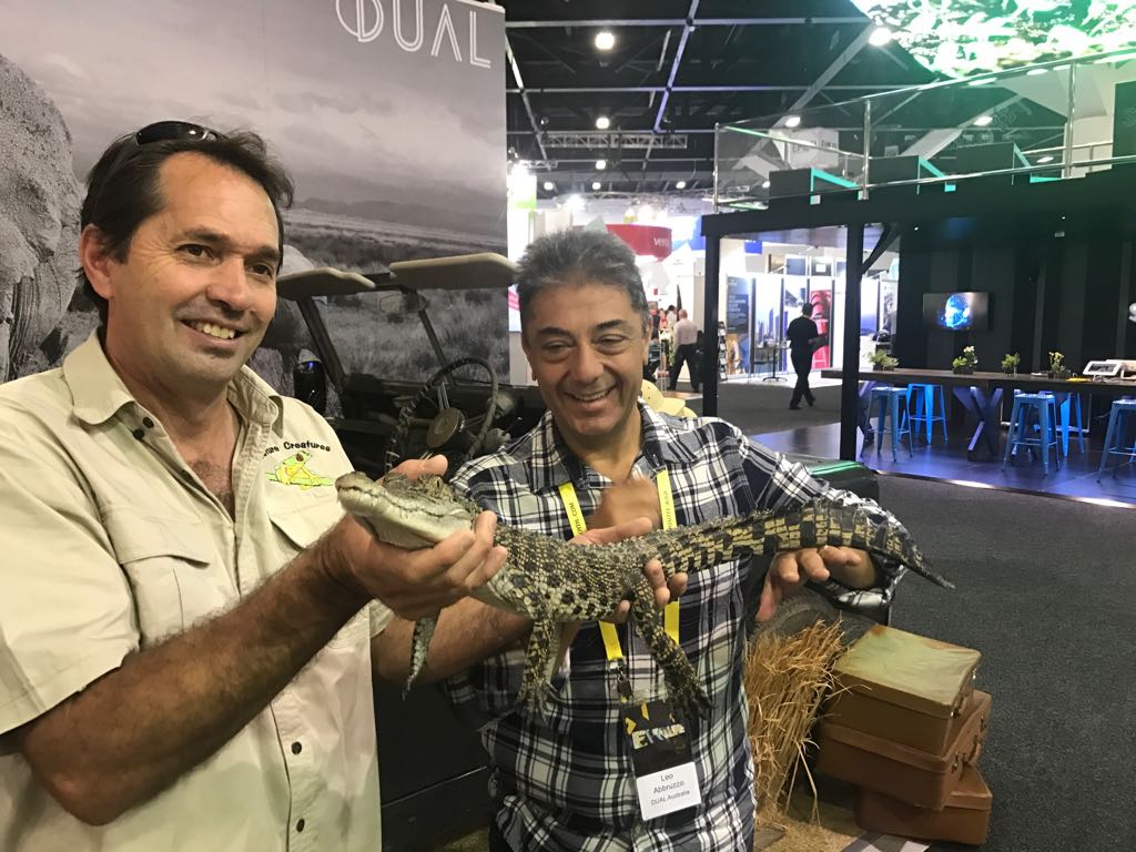 DUALAustralia1's tweet photo. GM Leo getting up close and personal with Humogosaur and Kevin #featurecreatures @Steadfast_Group convention #evolve2017 https://t.co/ibld47fzt0