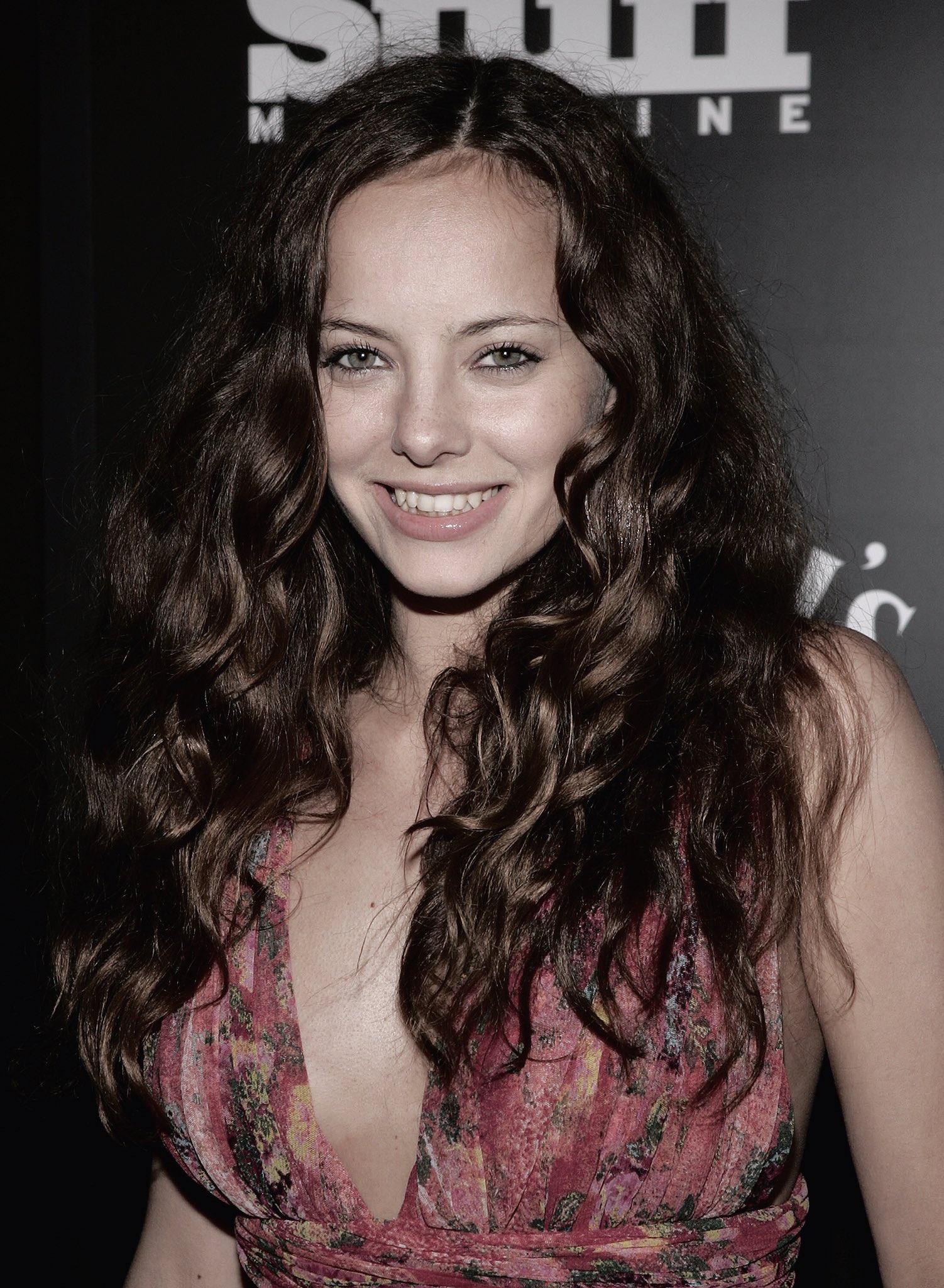    Happy birthday to the gorgeous Bijou Phillips! 