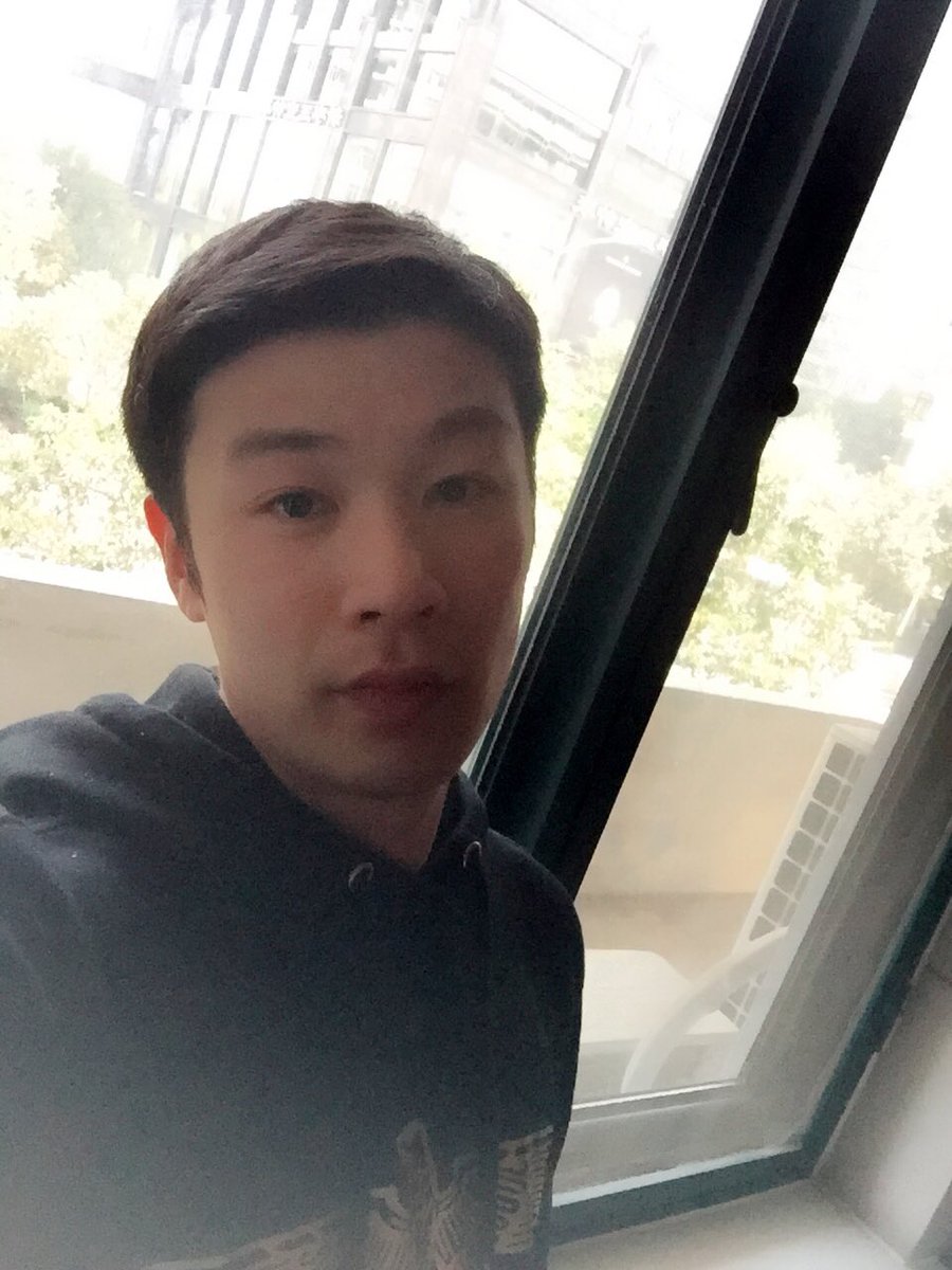 YangTianCheng's tweet photo. after a long, difficult night, finally arrived in wuhan.
Though very tired, but still could not prevent a version https://t.co/XcibGiTxnd