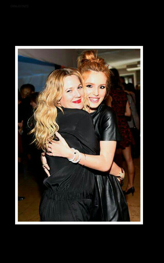CaKeNiya's tweet photo. Drew Barrymore and Bella Thorne Lockscreen
Rt if saved if used scrnshot and tag us
Reqstd by @bellassocks 
-drew https://t.co/rjo2uNuujY