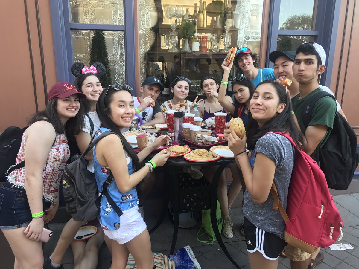 MWeiserth's tweet photo. Couldn't have asked for a better group of pals to experience Disney with!!! https://t.co/izUmnmD49C