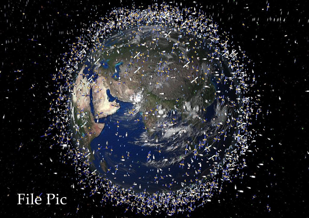 XHNews's tweet photo. "Go, sweep the Galaxy" - Japanese entrepreneur targets world's toughest cleaning job @ASTROSCALE_ https://t.co/11XEpxVJ5M https://t.co/P9yof1SeJD