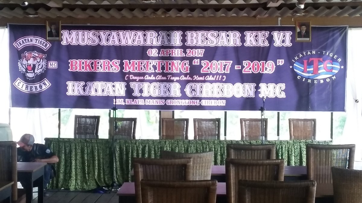 ITC_cirebon's tweet photo. Musyawarah Besar VI Ikatan tiger Cirebon MC 2017-2019 #02April2017 #ITCselawaseselawaseITC #wearebrother https://t.co/Tm7h2TQDN6