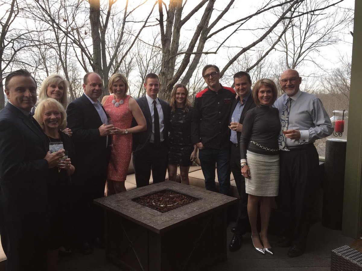 kimfaris945's tweet photo. Ronald McDonald House Charities of Dayton Keeping Families Close. #RMHCDoors Doors of Compassion dinner gang. https://t.co/DLBHO7tZE5