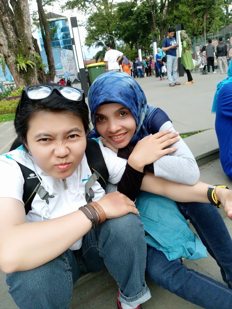 raniya_Rth's tweet photo. Ceritanya ketemu disini,..ya ya ya selpih dlu aja kitah 😀😯 https://t.co/jFweJB2eKw