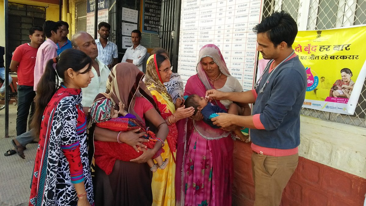 डग - झालावाड
डग ब्लाक बीसीएमएचओ डॉ विकास जैन के अनुसार अभियान के द्वितीय चरण मे 178 पोलियो बुथ पर लगभग 31, 500 बच्चो को दवा पिलाने का लक्ष्य