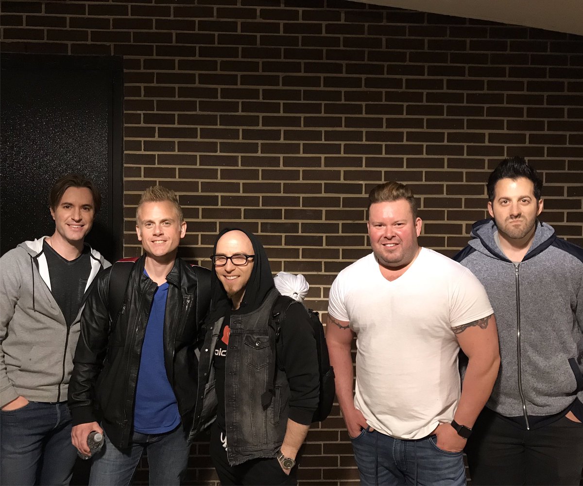 theVoicePlay's tweet photo. Thanks for a great night and a sold out show Newtown, PA! Stay in touch!!! https://t.co/LDyDLGHK9U