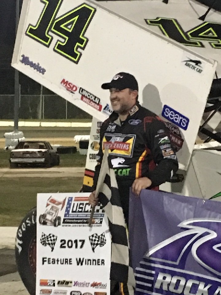 FL_Open_Wheel's tweet photo. Tony Stewart won the USCS sprint car feature race at Bubba Raceway Park on Saturday night, his 1st win of 2017, BJ Rudolph photo https://t.co/6QXGr92qWX