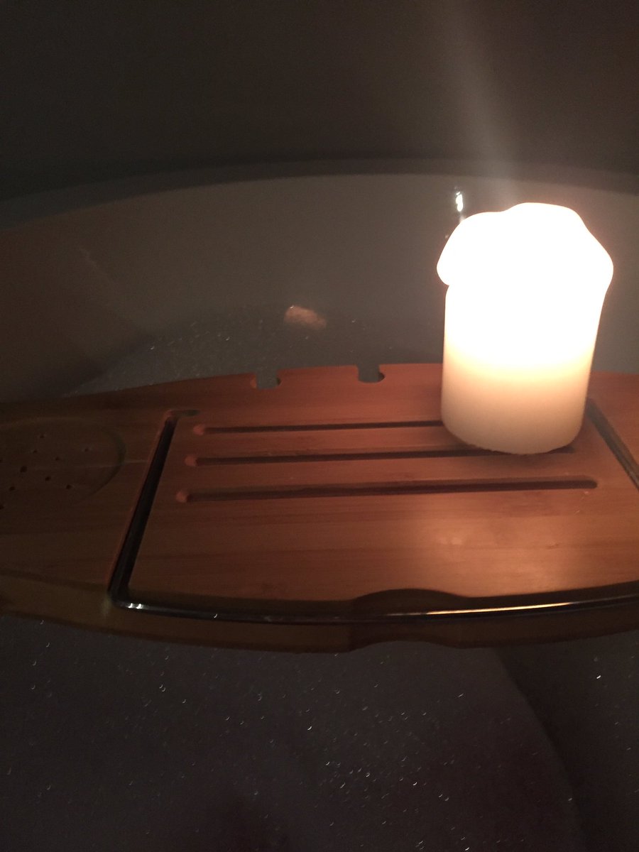 Marie_M_P's tweet photo. My arm finally got to feel water after 6 weeks in a cast 🛀 #muchrelief https://t.co/ZQp2EpQ3LU