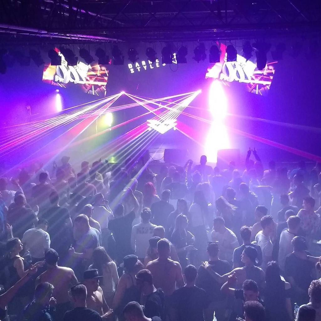 HaywireFanPage's tweet image. Zoo party was electric as always. Too tired to check the footage, time for bed 😂 #goodmorning #goodnight #afterpar… ift.tt/2nsrkqw