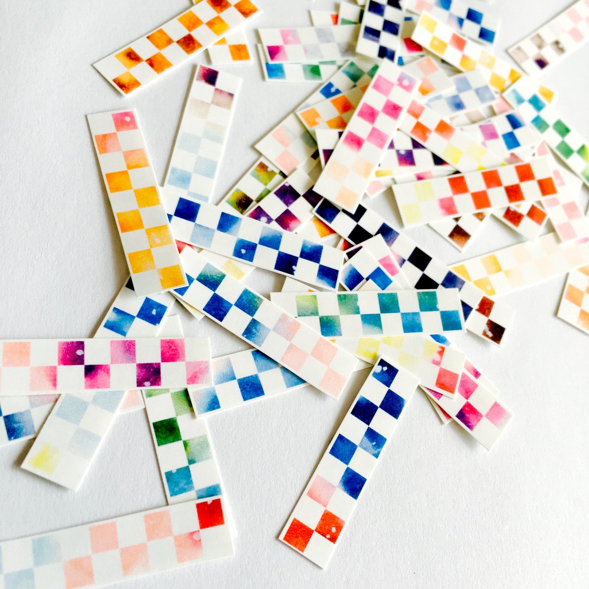 うた 素敵な企画ありがとうございます 季節の丸型シールと 手書きイラストのフレークシールを作成しています シール だけでノートを彩れるようなカラフルなシールが多くなっています ハンドメイド伯爵 Mr なんでもない日 T Co