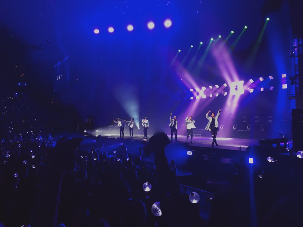 BYEIndonesia's tweet photo. #BYEUpdates The boys watched @BTS_twt 's concert and took photo group❤ 
*Fanboyin' detected* https://t.co/WWcgND1v8h
