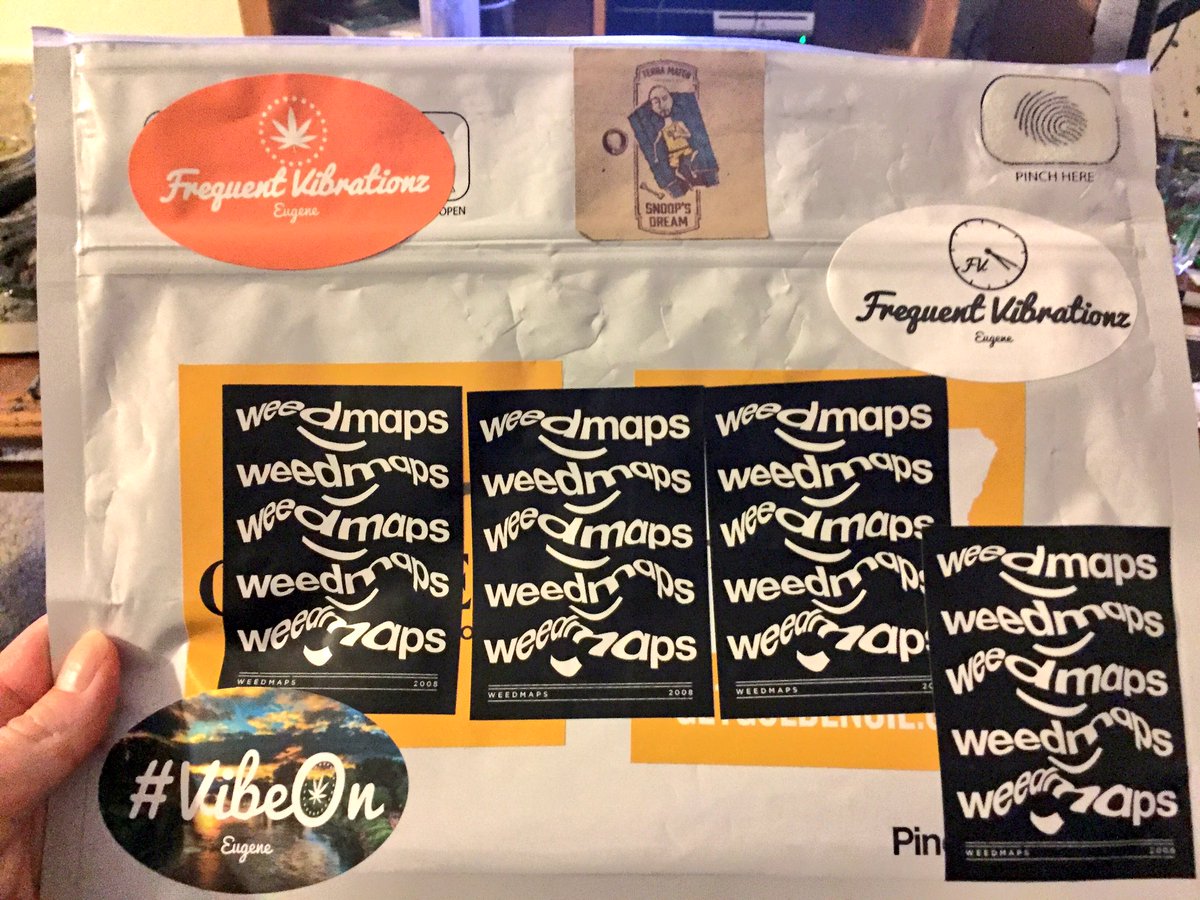 SimplyColeman's tweet photo. My exit bag for #recreational #cannabis #dispensaries - loyalty to the fam @FrequentV #VibeOn #FrequentVibrationz @weedmaps @OpenVAPE @OLCC https://t.co/siznoWQoEf