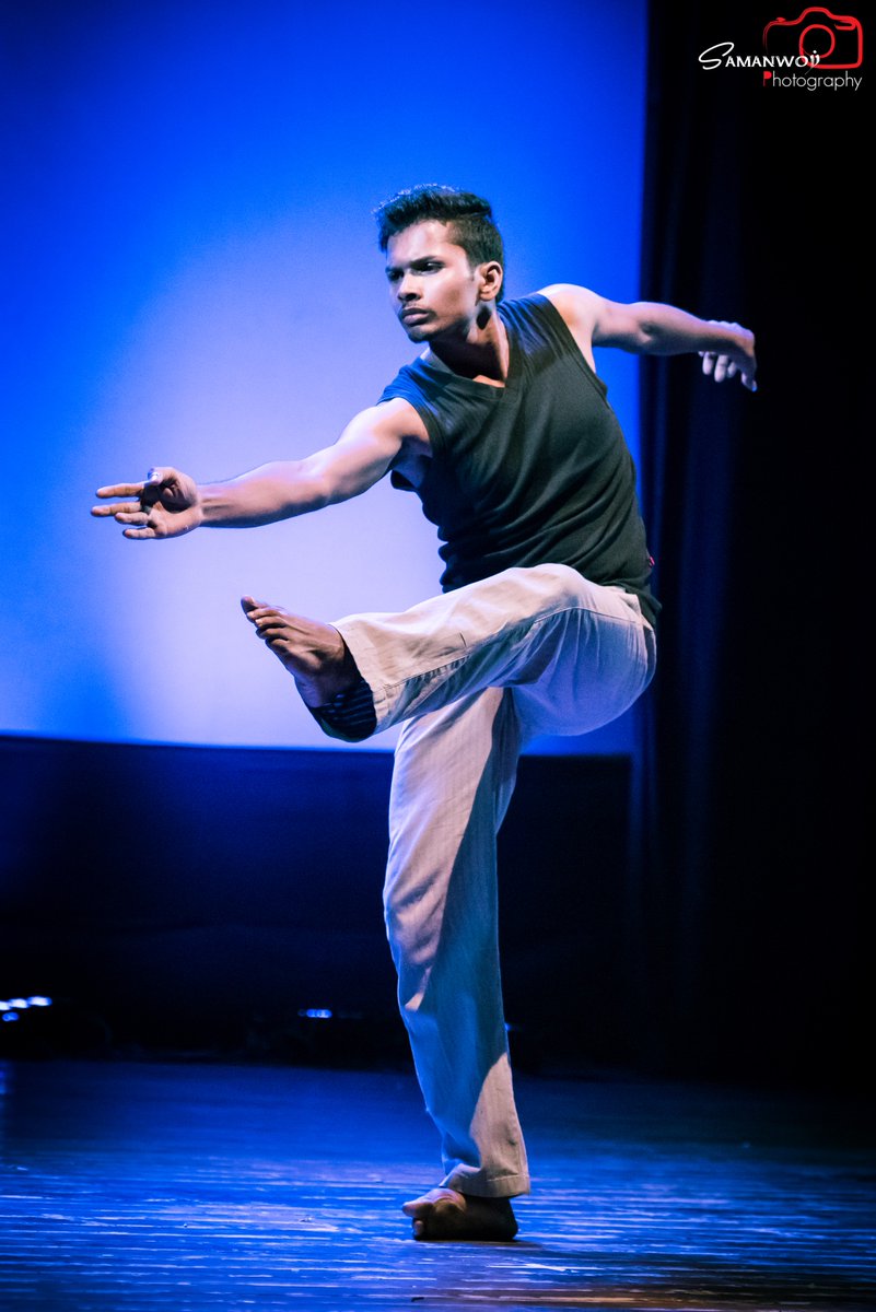 SappCreations's tweet photo. Moments from Frozen Angels by Mary Carbonara from San Fransisco, Resident Choreographer for INCRES XIV #scdc25 https://t.co/EqdoOTRtMb