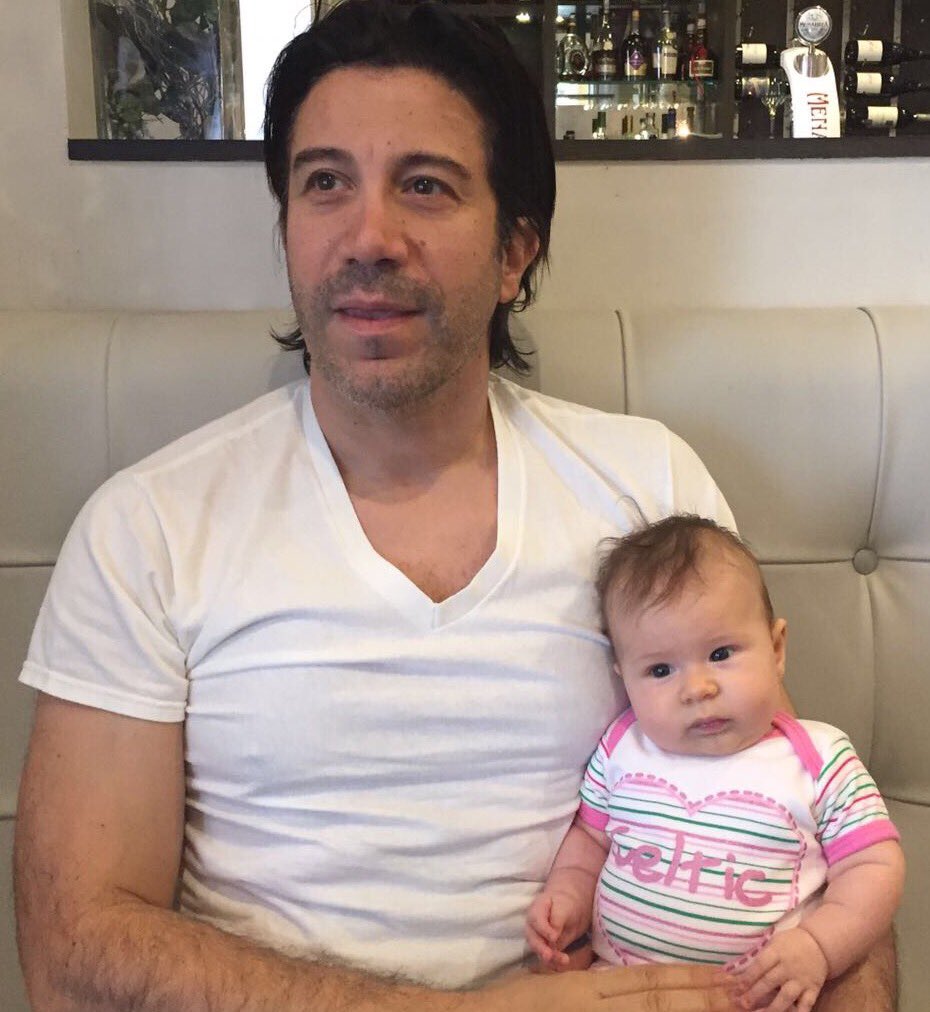 Gooaaall!! 1-0! Yaas <a href="/martin_compston/">martin compston</a> <a href="/MisTrinityGrace/">Trinity Capaldi</a> luvs her #Celticfc top! Watchin <a href="/celticfc/">Celtic Football Club</a> become #champions #COYBIG #hailhail #Celtic