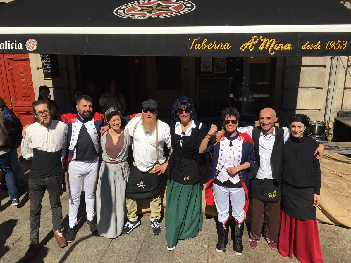 TabernaAMina's tweet photo. Veña, que hoy echamos a los franceses!! 🇫🇷⚔️👋🏽 #Reconquista2017 #TabernaAMina #CascoVelloVigo https://t.co/B10s2V5YxF