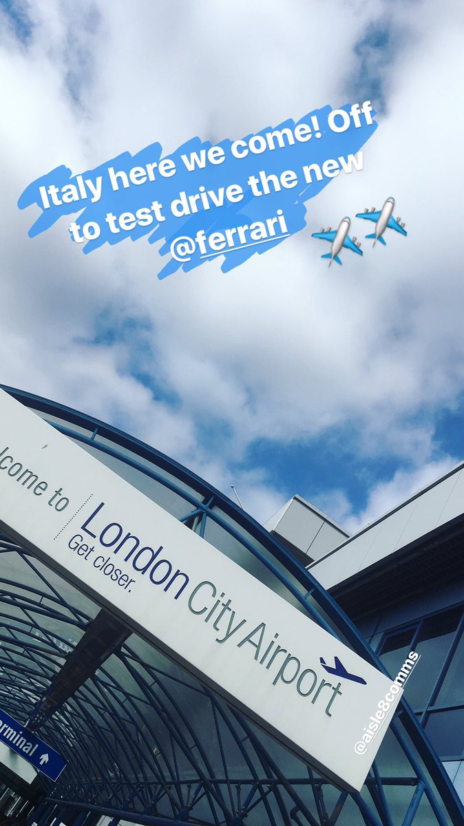 TheStyleTraveller tweet media