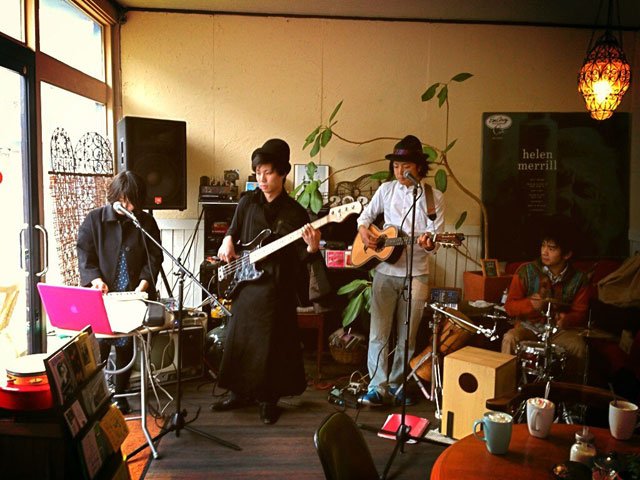 ringoya's tweet photo. 4月14日（金）は、ＯＫ横丁✕須藤忠隆(三日月窃盗団)✕NECOECHO✕アタマノねじ《DJ》繭み　https://t.co/GgWfpYAPxV　☆19時半スタート！ https://t.co/sLyMYRgFjo
