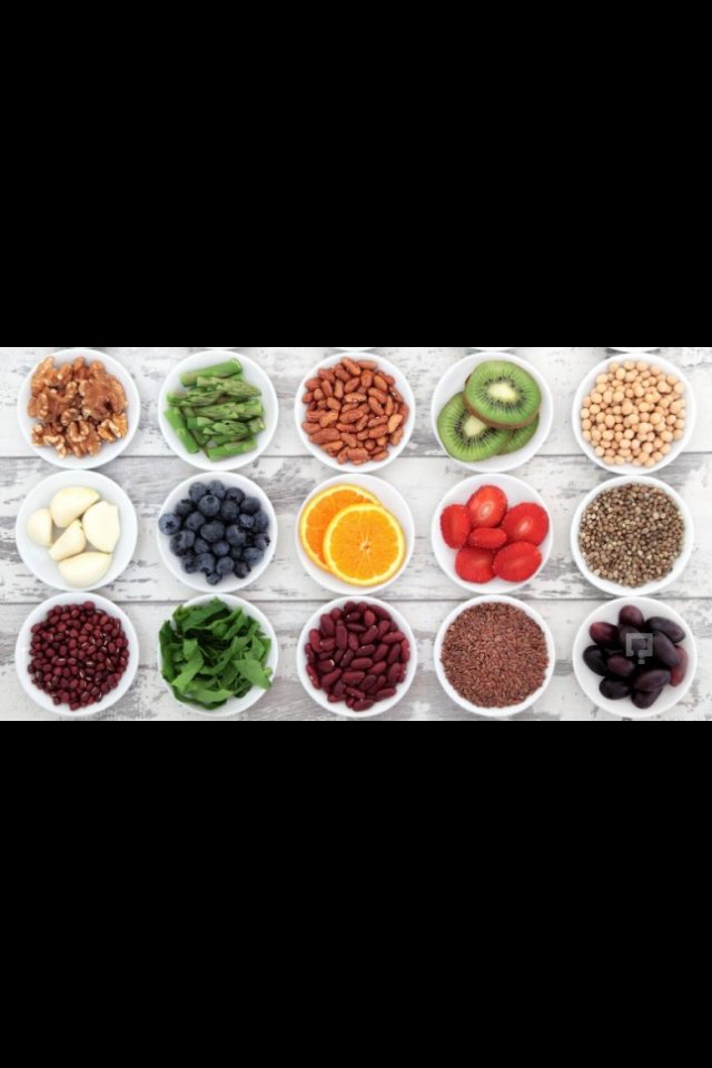 Gün içinde yediğimiz ara öğünler bizi hem dinç tutar hem de bir sonraki ana öğünde fazla yememizi önler!!!