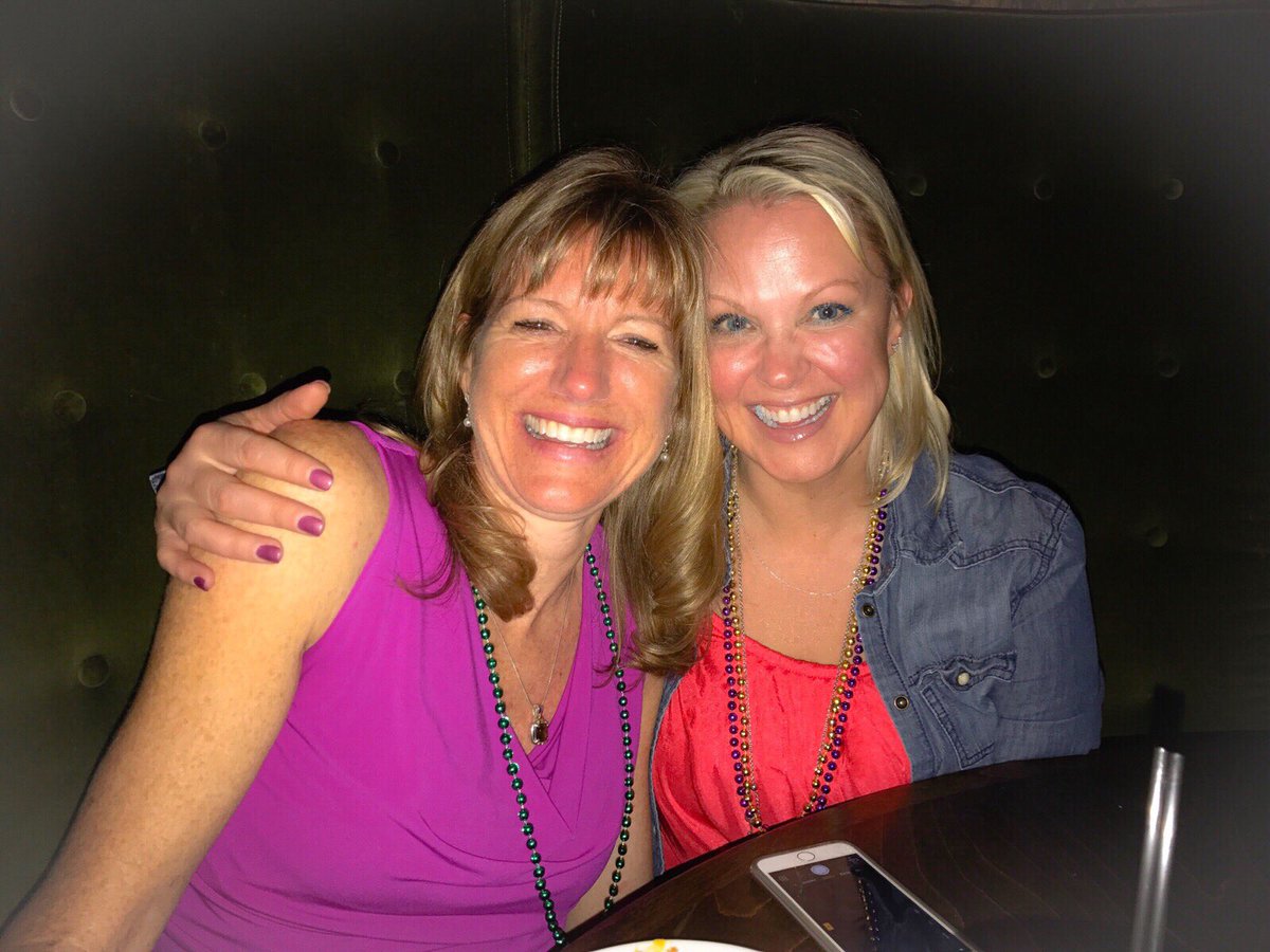 kat_sk8's tweet photo. Celebrations! #cheerstoyears #friends https://t.co/g052LqHW86