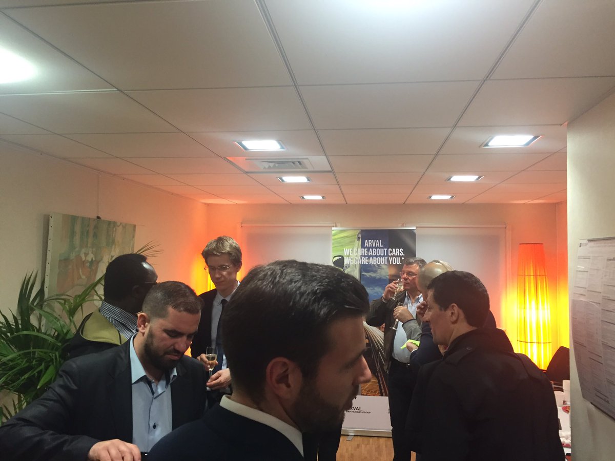 Fernand42190804's tweet photo. Les clients et prospects professionnels de Sceaux sont à l'honneur autour d'un atelier « Parlons Financements » , #100%engagé https://t.co/qvT7Pvblcm