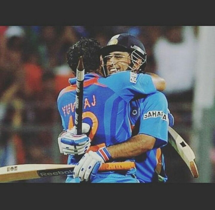 ThatCricGirl's tweet photo. Happy Faces ! ♥
#WorldCup2011 #6yearsofvictorious #Worldchampions #MahiWay #dhoni #WorldCup https://t.co/1oxUcwNvzt