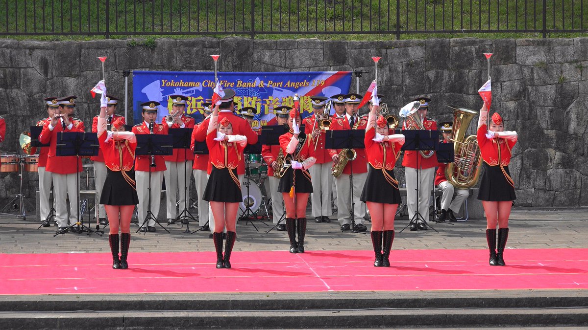 09syo 今日は横浜の山田富士公園さくら祭りに横浜市消防音楽隊 ポートエンジェルス119の演奏 ドリル演技を撮りに 今回は動画メイン さくら祭りと言いながらまだ少し桜の開花には早すぎたかな 三分咲きといったところ