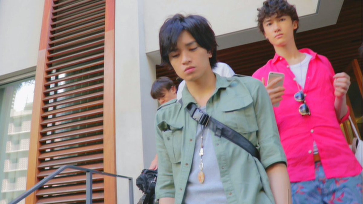 shori_mochi's tweet photo. 中島健人に襲われるまでの四コマ https://t.co/ZpgdPicDck