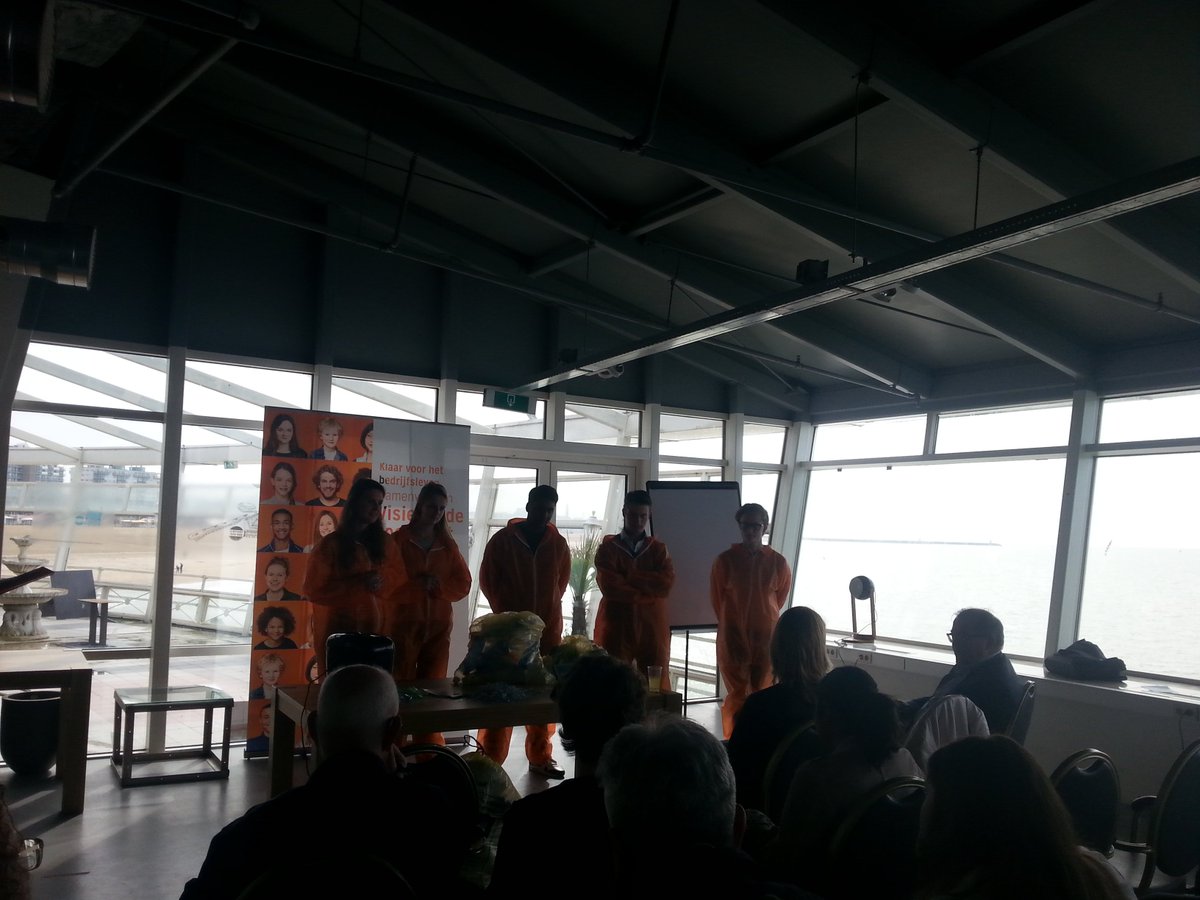 Dommershuijsen's tweet photo. @JuliaBroosAD en @PRS_Europe : zaterdag won @dehaagse @Jong_Ondernemen @MOODS2017 met #Chipper #regiofinale van #JOMarktdag17 op @OnzePier! https://t.co/xcyx2MSyHB
