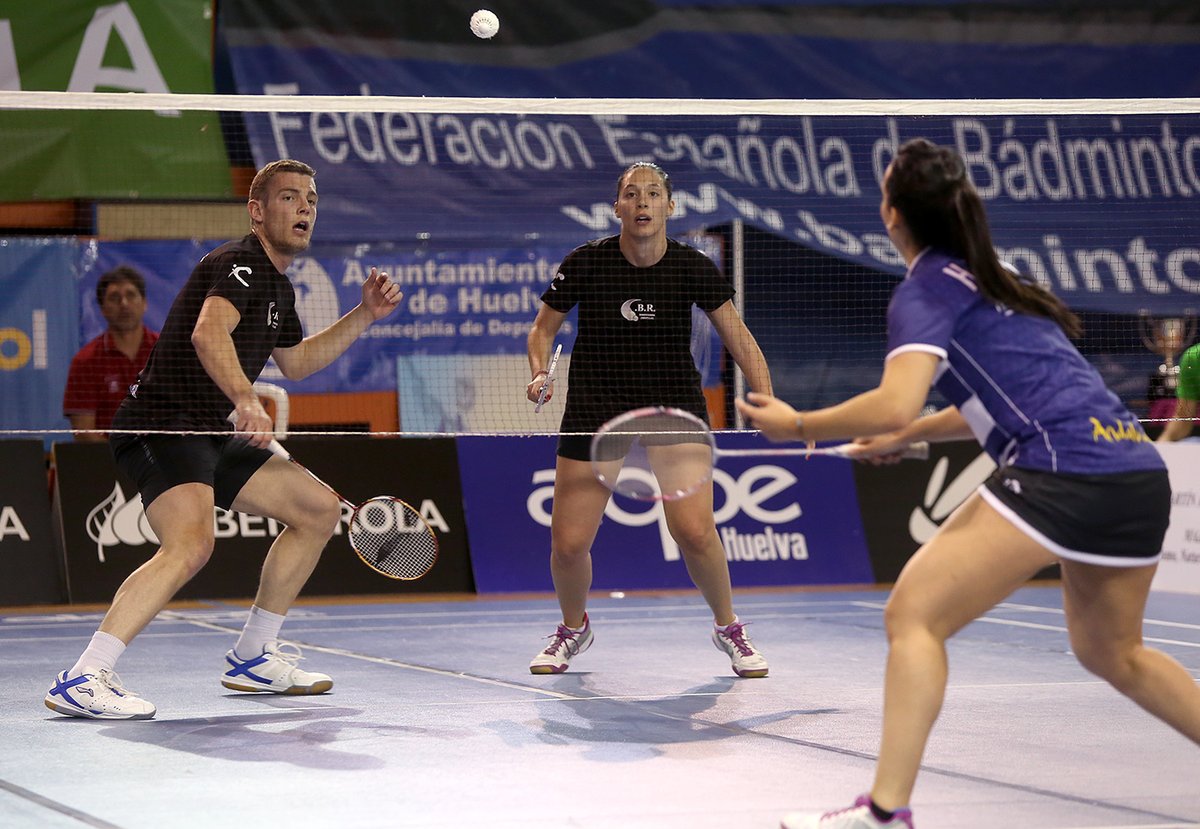 DiarioHuelva's tweet photo. DEPORTES: Vea las MEJORES IMÁGENES de la cuarta Liga del @CBIESLAORDEN #Huelva #Badminton #Top8Final
https://t.co/TcV0iJxdqR https://t.co/LUx03JCfRb