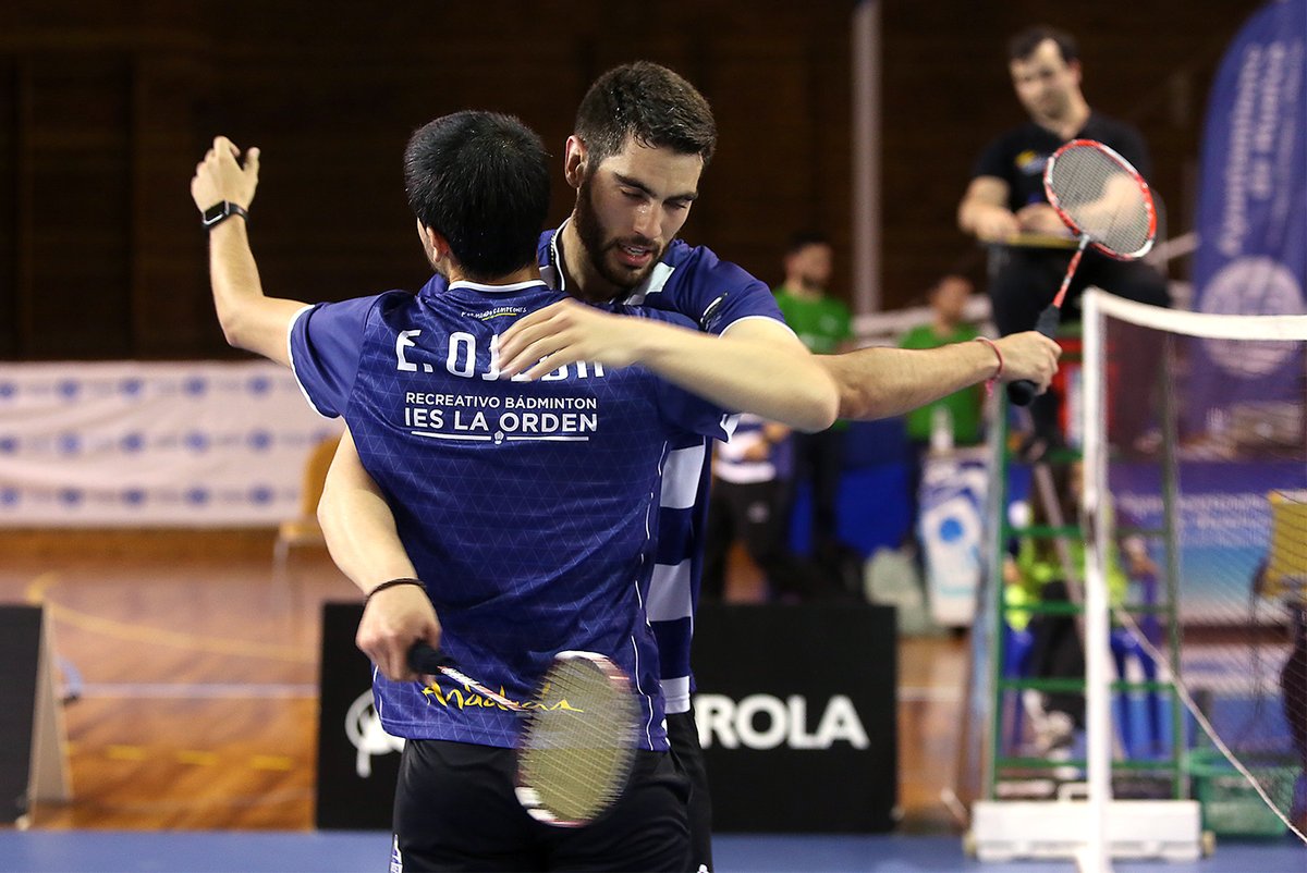 DiarioHuelva's tweet photo. DEPORTES: Vea las MEJORES IMÁGENES de la cuarta Liga del @CBIESLAORDEN #Huelva #Badminton #Top8Final
https://t.co/TcV0iJxdqR https://t.co/LUx03JCfRb
